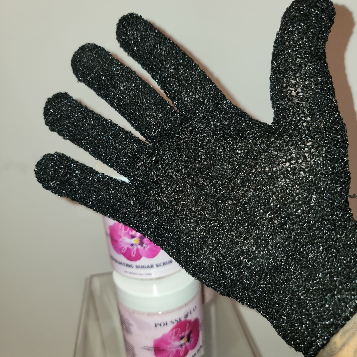 Body exfoliating glove